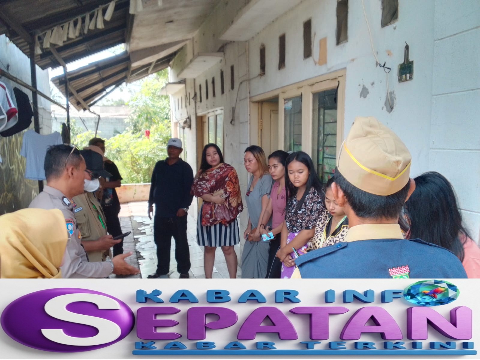 Diduga Tempat Open BO, Kontrakan di Jalan Oja Sikong Desa Sarakan di Razia Polisi dan Trantib AddText_06-09-03_53_12.jpg